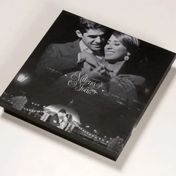 Caixa Foto Presente Amor e elegância em álbum de casamento preto e branco da Fotoclub.