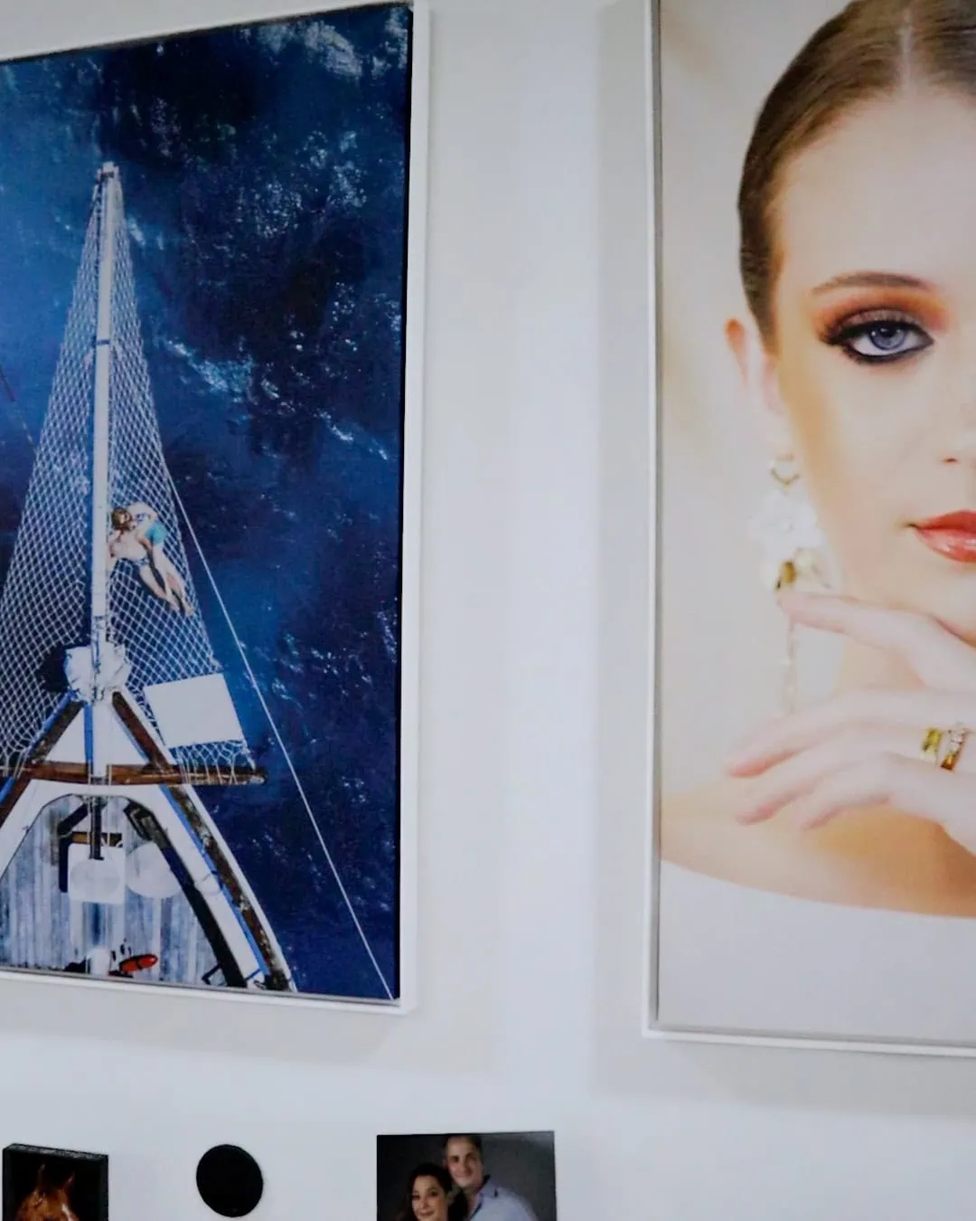 1. Fotos de retratos e fotografias de moda na galeria Fotoclub, destacando técnicas de fotografia e modelos.