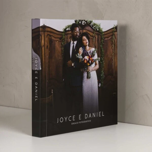 Capa Fotográfica Encadernação fotográfica personalizada para ensaio de casal Joy e Daniel - Fotoclub.