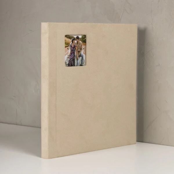 Retrato de casal em quadro decorativo para foto em estilo vintage.