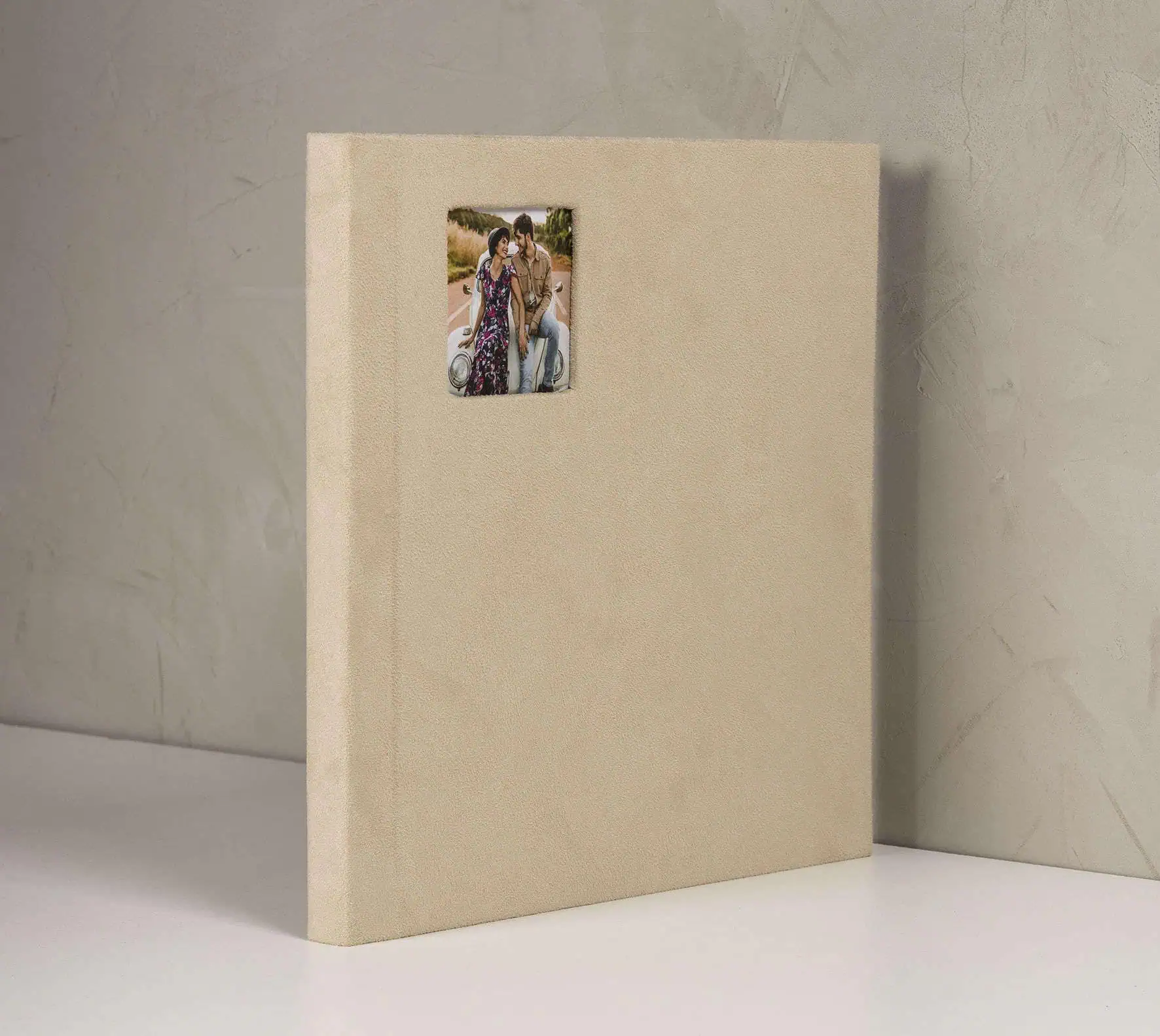 Retrato de casal em quadro decorativo para foto em estilo vintage.