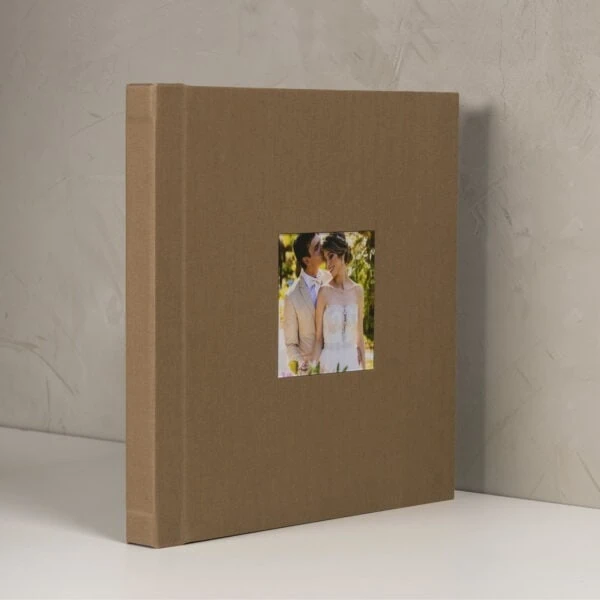 1. Álbuns de fotografia personalizados para casamentos e eventos especiais.