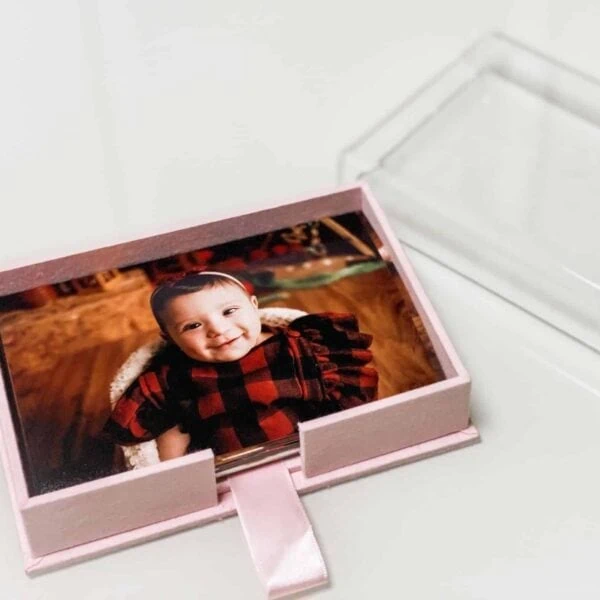 Memory Box 1 Sapo traz foto de bebê sorridente em caixa personalizada para lembranças de fotoclube.