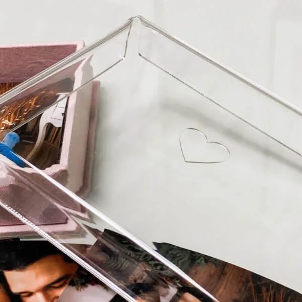 Memory Box 2 Foto de porta retrato de acrílico com coração recortado para decoração fotográfica.