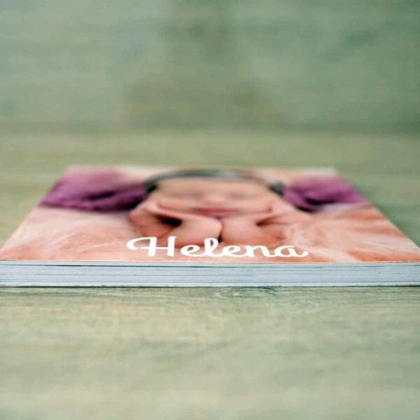 Pocket Book – Encadernado Caderno de fotos personalizado com nome Helena, ideal para registros especiais e preserved memories.