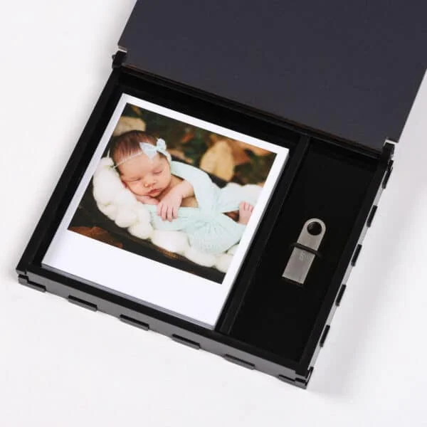 Box Acrilic Foto 3 1. Fotografia de bebê recém-nascido em caixa de fotos personalizada.