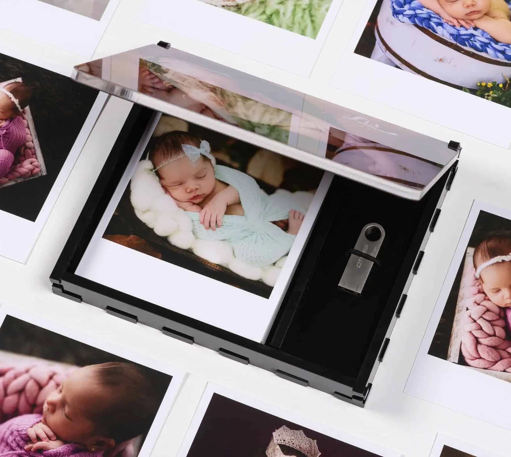 1. Fotografia bebê recém-nascido em álbum de fotos personalizadas Fotoclub.