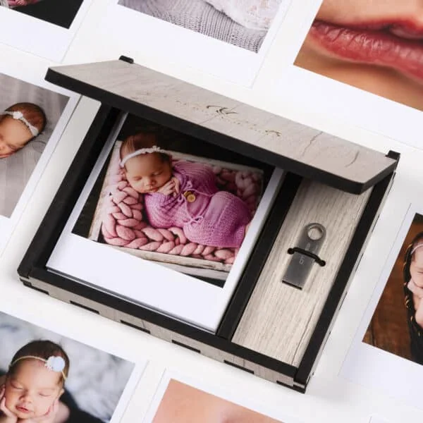 Box Wood 1 Berço de fotos de bebês em álbum fotográfico com imagens delicadas e momentos especiais.