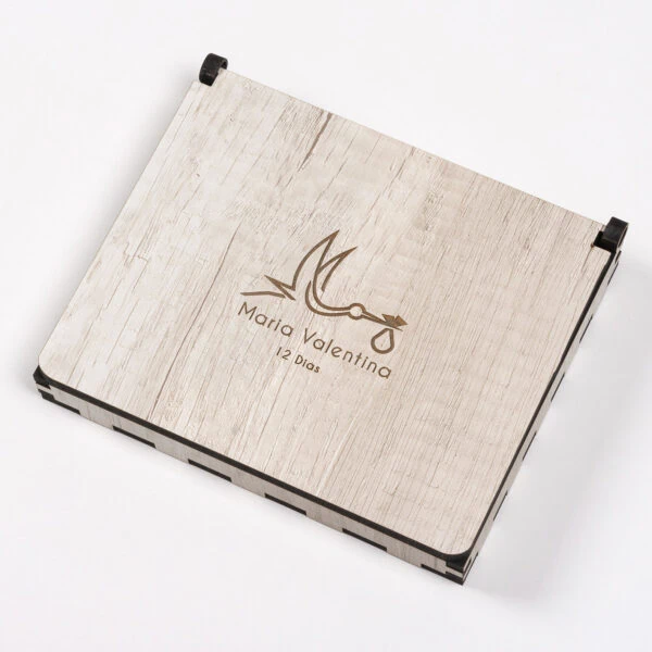 Box Wood 2 Ursos personalizados em madeira para lembranças de eventos especiais, como batizados, com gravação exclusiva.