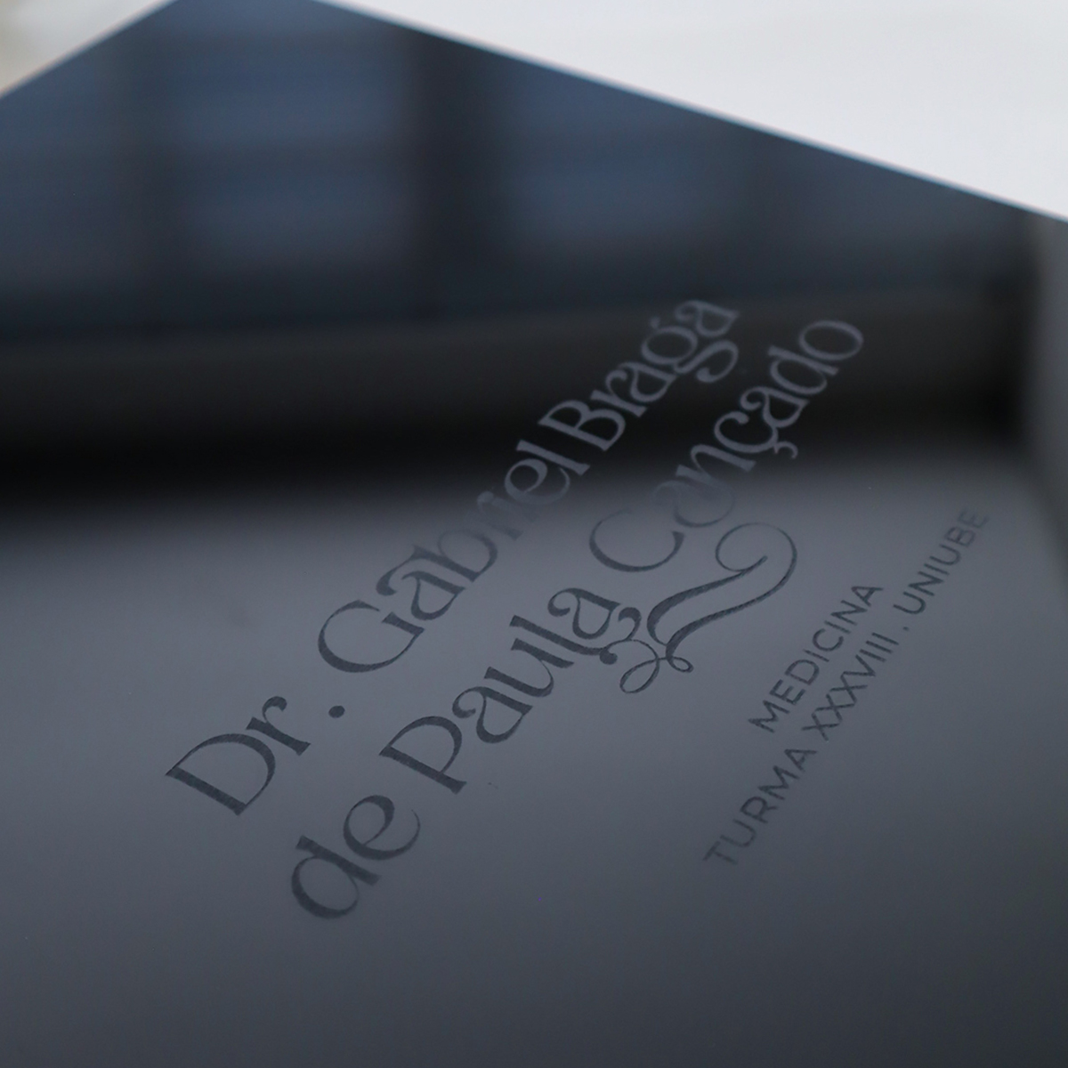 Placa de homenagem ao Dr. Carlos Braga de Paula Cangado.